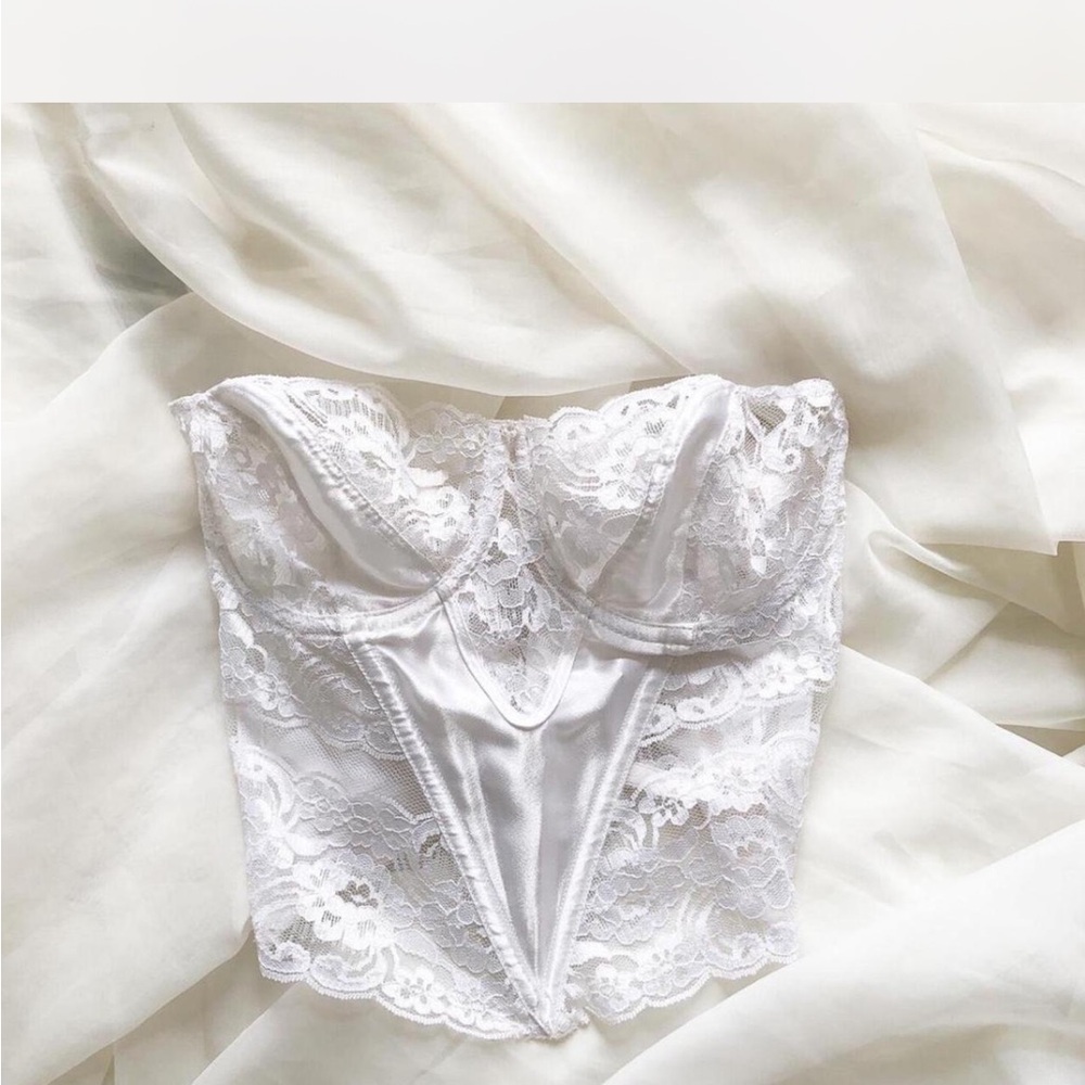 Dior White Lace Bra with Floral Detailing